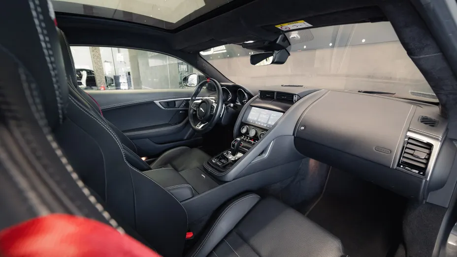 JAGUAR F-Type F-Type 2.0 Turbo Chequered Flag aut