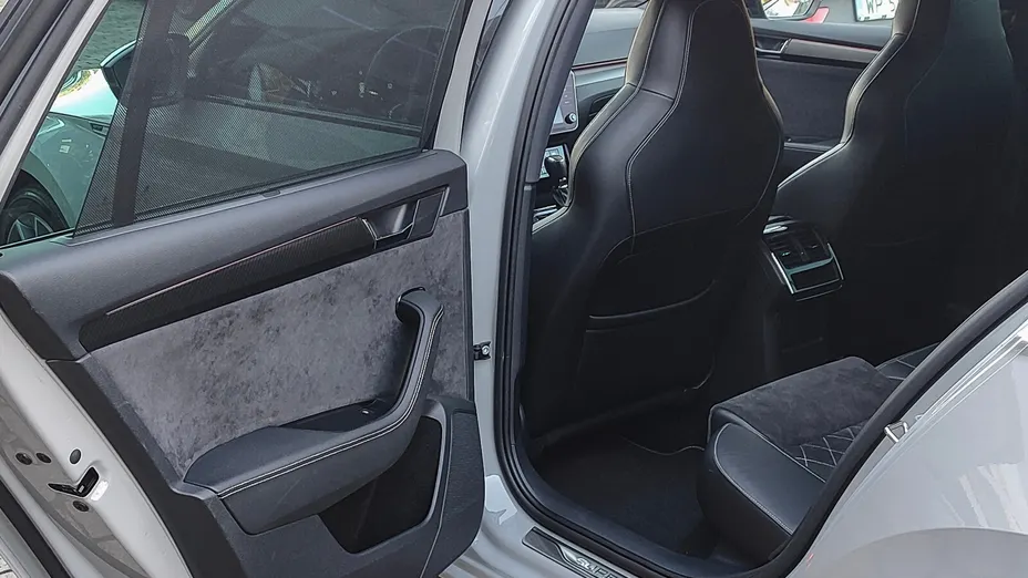 SKODA Superb Superb 2.0 TDI SCR Sportline DSG