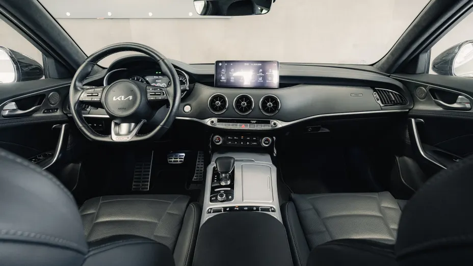 KIA Stinger Stinger 3.3 T-GDI V6 GT AWD