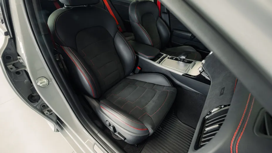 KIA Stinger Stinger 3.3 T-GDI V6 GT AWD