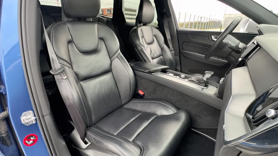 VOLVO XC60 XC60 T5 AWD R-Design aut