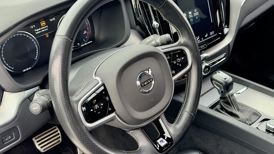 VOLVO XC60 XC60 T5 AWD R-Design aut