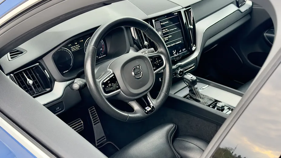VOLVO XC60 XC60 T5 AWD R-Design aut