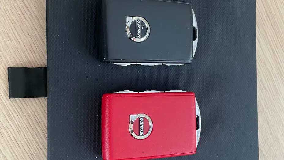 VOLVO XC60 XC60 T8 AWD Plug-In Hybrid R-Design aut