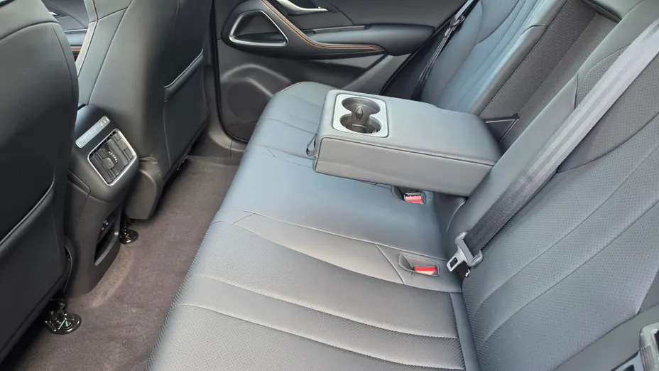 BYD Sealion 5 Sealion 5 DM-i 1.5 Design Nowy