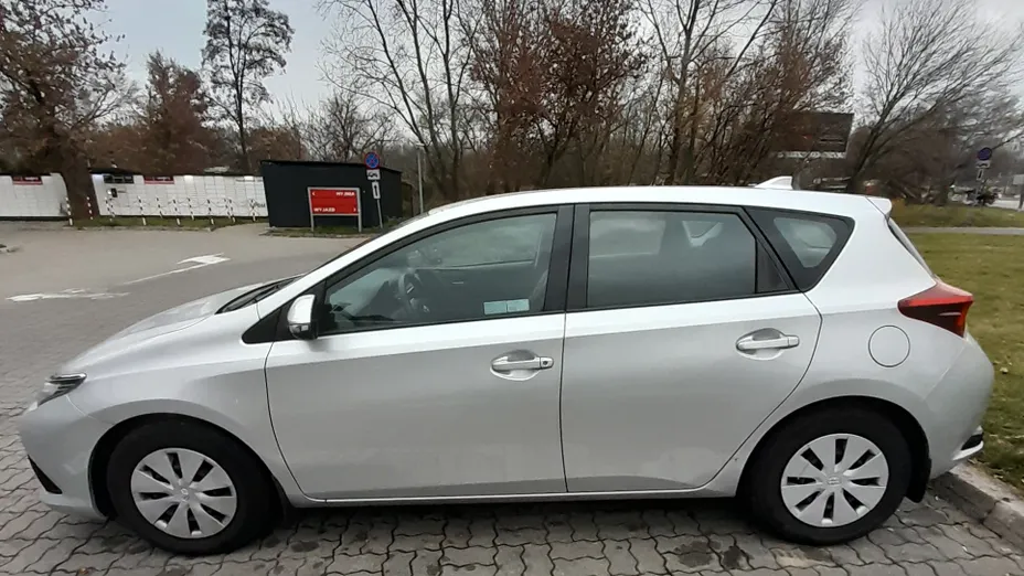 TOYOTA Auris Auris 1.33 VVT-i Active