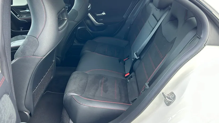 MERCEDES-BENZ CLA CLA 200 AMG Line 7G-DCT