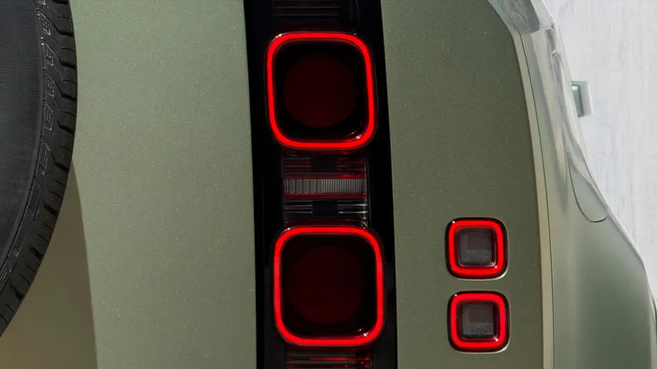 LAND ROVER Defender Defender 90 3.0 D250 mHEV X-Dynamic SE Nowy