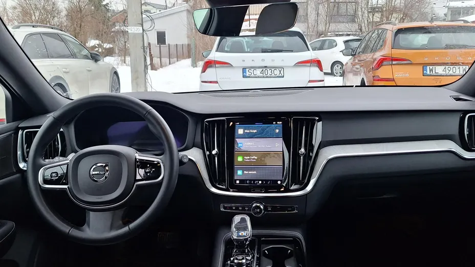 VOLVO V60 V60 T6 AWD Plug-In Hybrid Plus Dark aut