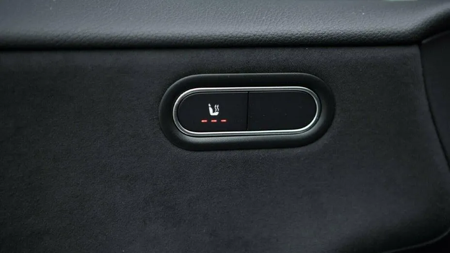 MERCEDES-BENZ A Klasa A 200 AMG Line 7G-DCT