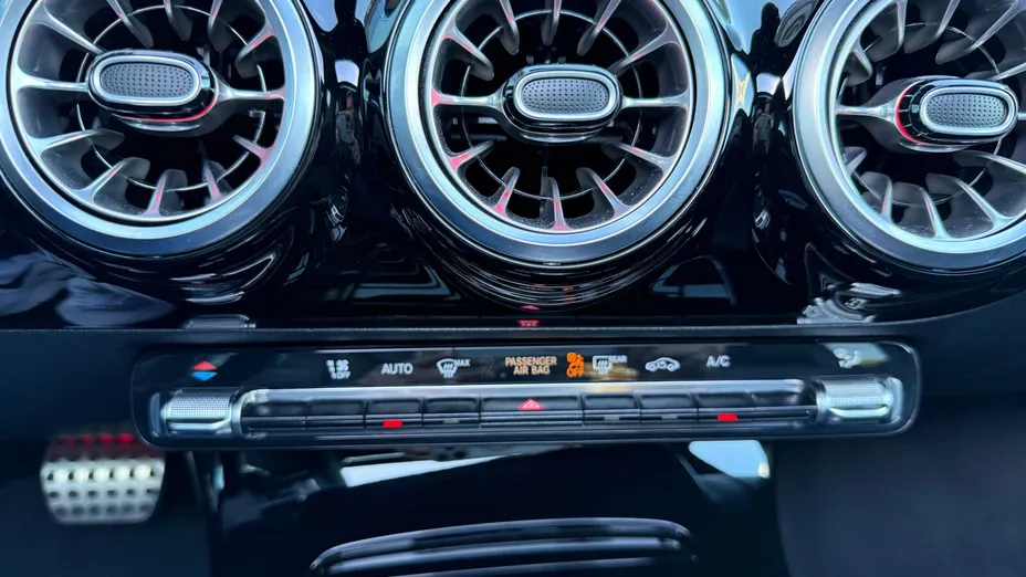 MERCEDES-BENZ CLA CLA 200 AMG Line 7G-DCT