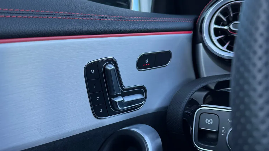 MERCEDES-BENZ CLA CLA 200 AMG Line 7G-DCT