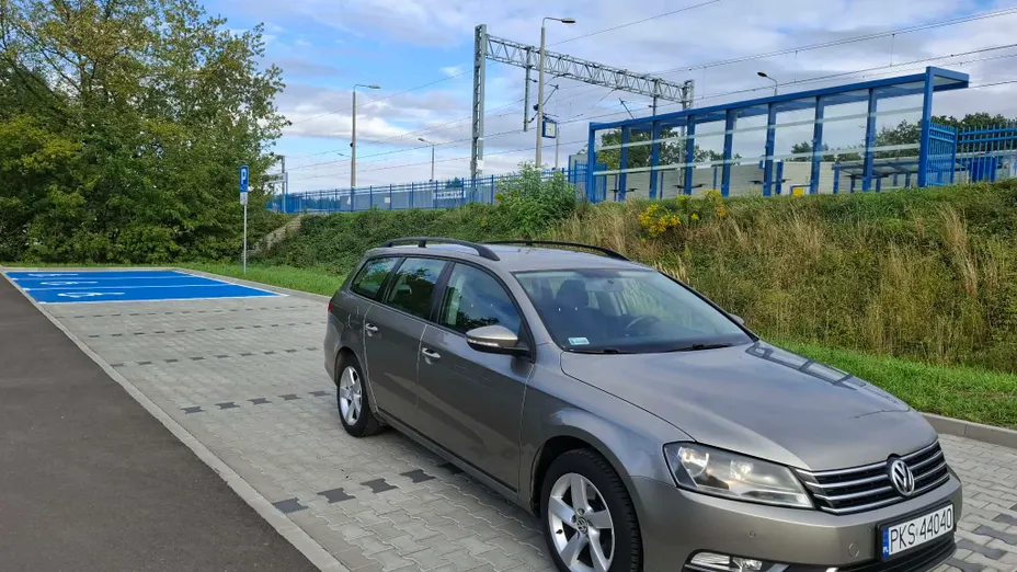 VOLKSWAGEN Passat -