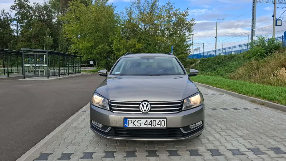 VOLKSWAGEN Passat -