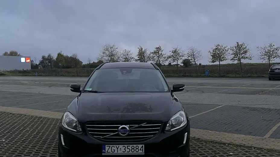 VOLVO XC60 -