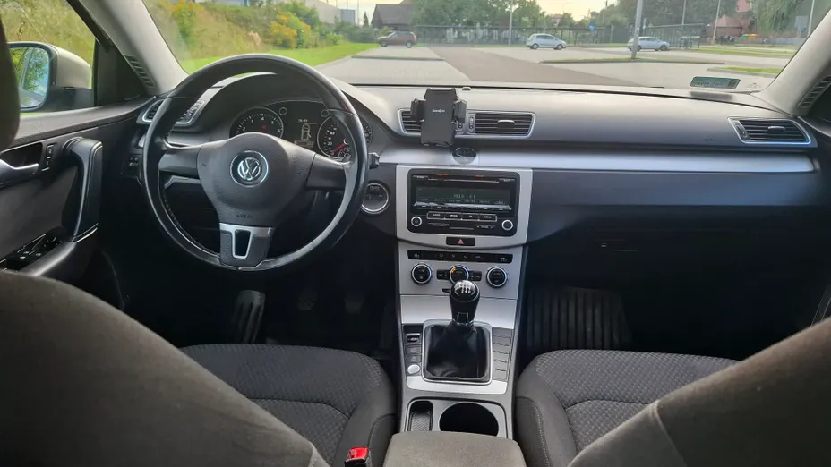 VOLKSWAGEN Passat -