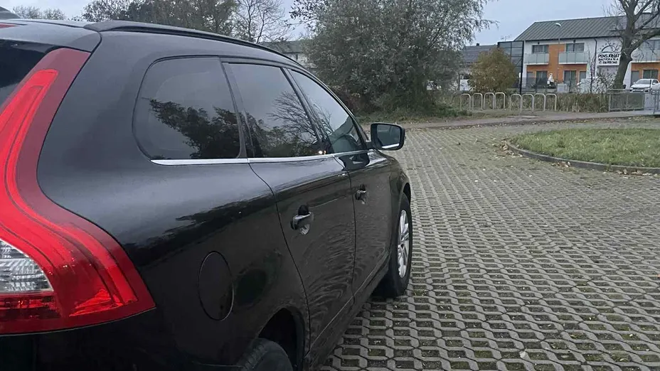 VOLVO XC60 -