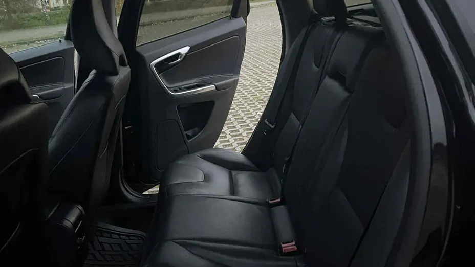 VOLVO XC60 -