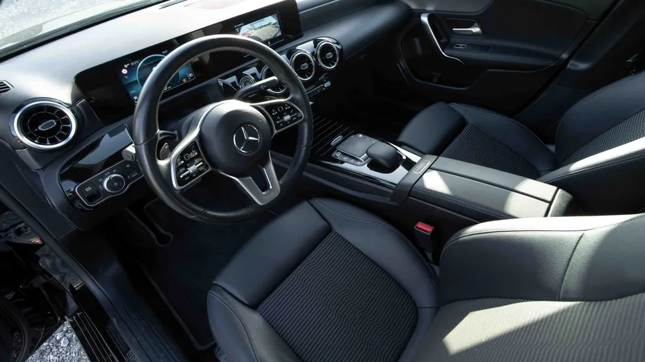 MERCEDES-BENZ A Klasa A 250 Progressive 7G-DCT