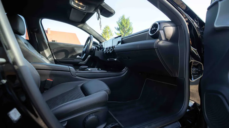 MERCEDES-BENZ A Klasa A 250 Progressive 7G-DCT