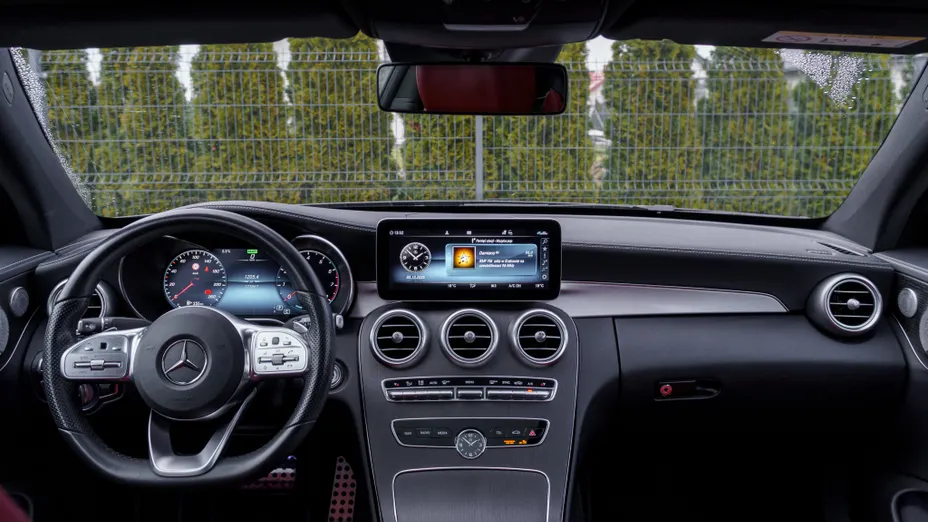 MERCEDES-BENZ C Klasa C 300 9G-TRONIC