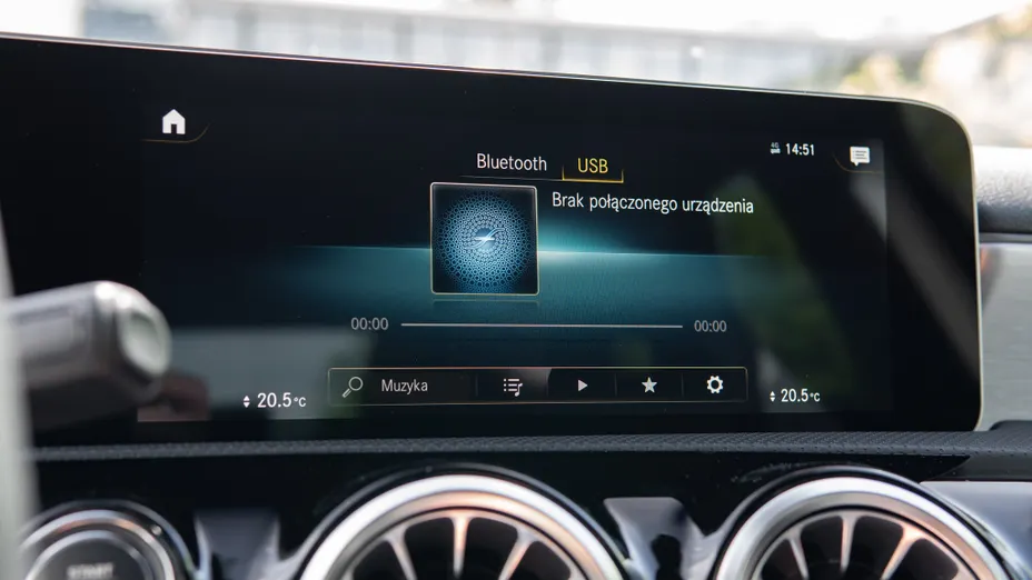 MERCEDES-BENZ A Klasa A 200 AMG Line 7G-DCT