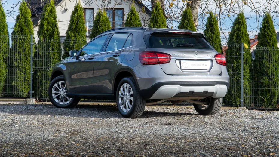 MERCEDES-BENZ GLA GLA 220 4-Matic Urban