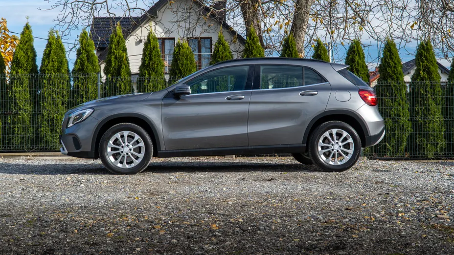 MERCEDES-BENZ GLA GLA 220 4-Matic Urban