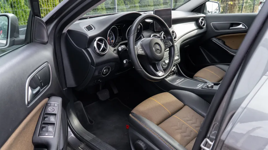 MERCEDES-BENZ GLA GLA 220 4-Matic Urban