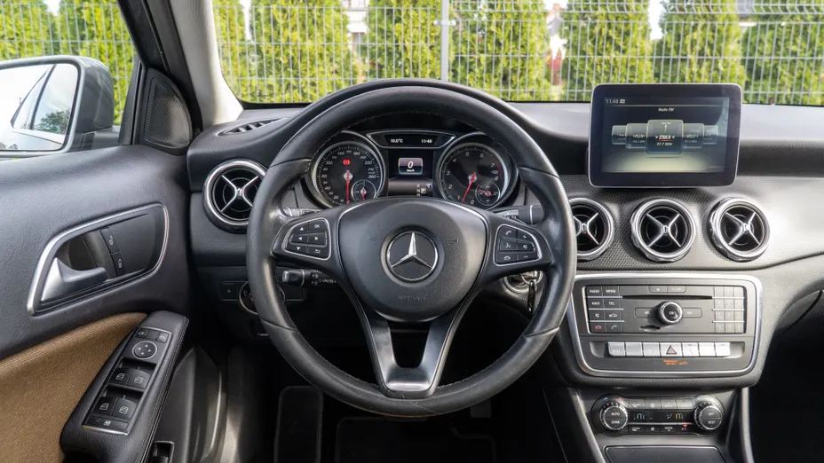 MERCEDES-BENZ GLA GLA 220 4-Matic Urban