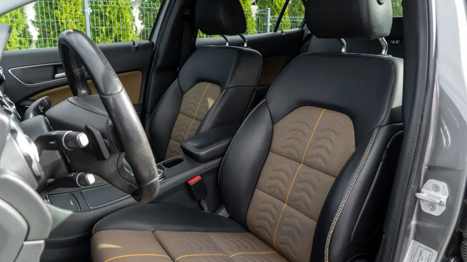 MERCEDES-BENZ GLA GLA 220 4-Matic Urban