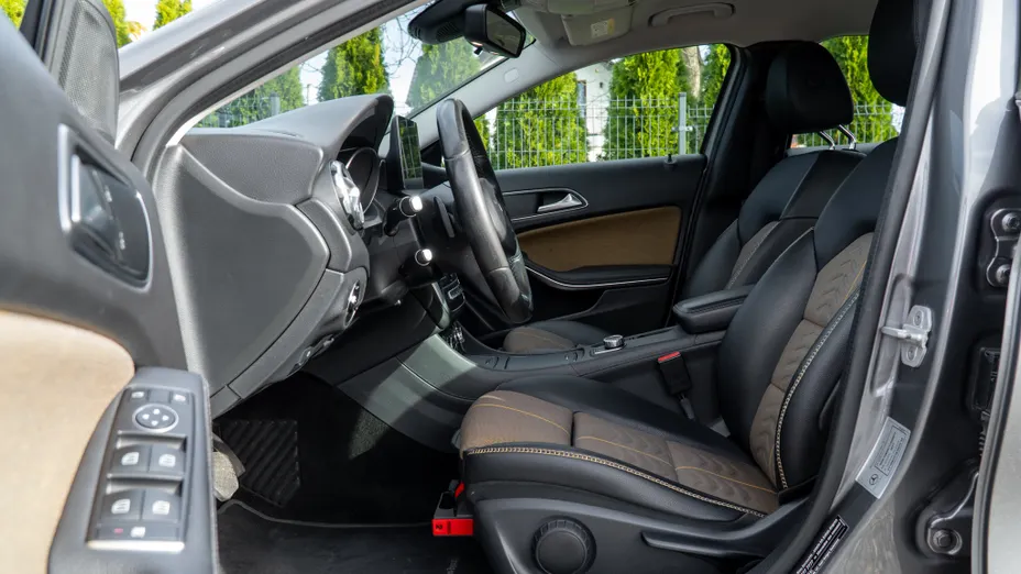 MERCEDES-BENZ GLA GLA 220 4-Matic Urban