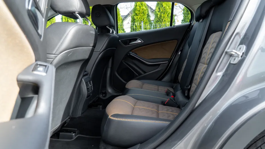 MERCEDES-BENZ GLA GLA 220 4-Matic Urban