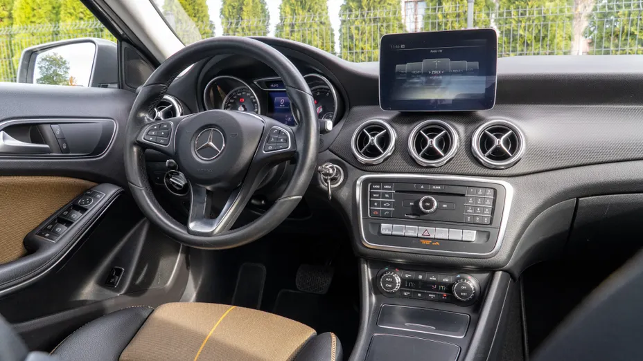 MERCEDES-BENZ GLA GLA 220 4-Matic Urban