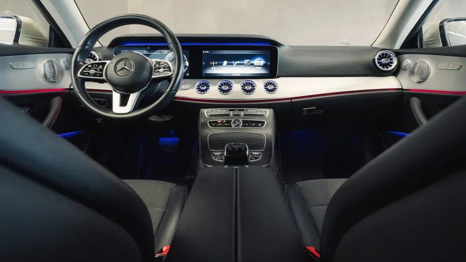 MERCEDES-BENZ E Klasa E 200 Coupe 4-Matic 9G-TRONIC