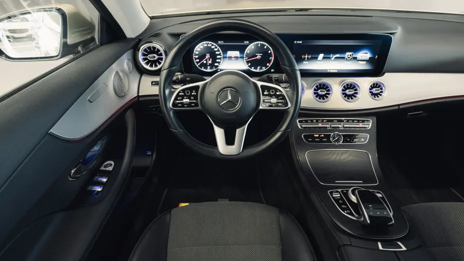 MERCEDES-BENZ E Klasa E 200 Coupe 4-Matic 9G-TRONIC