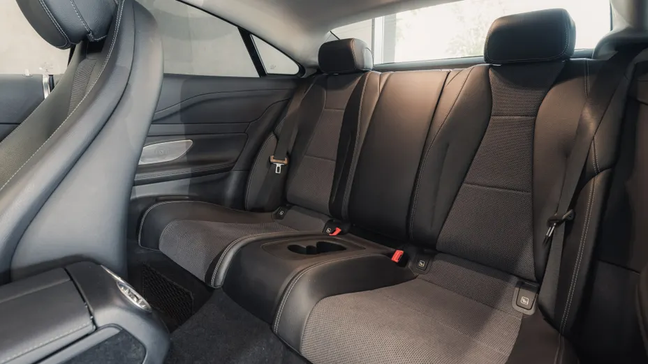 MERCEDES-BENZ E Klasa E 200 Coupe 4-Matic 9G-TRONIC