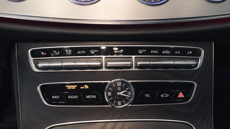 MERCEDES-BENZ E Klasa E 200 Coupe 4-Matic 9G-TRONIC