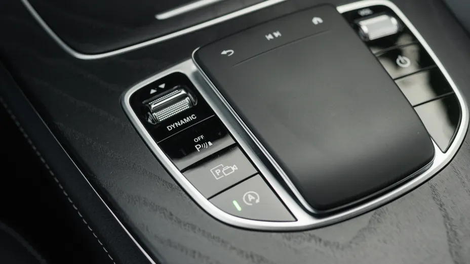 MERCEDES-BENZ E Klasa E 220 d