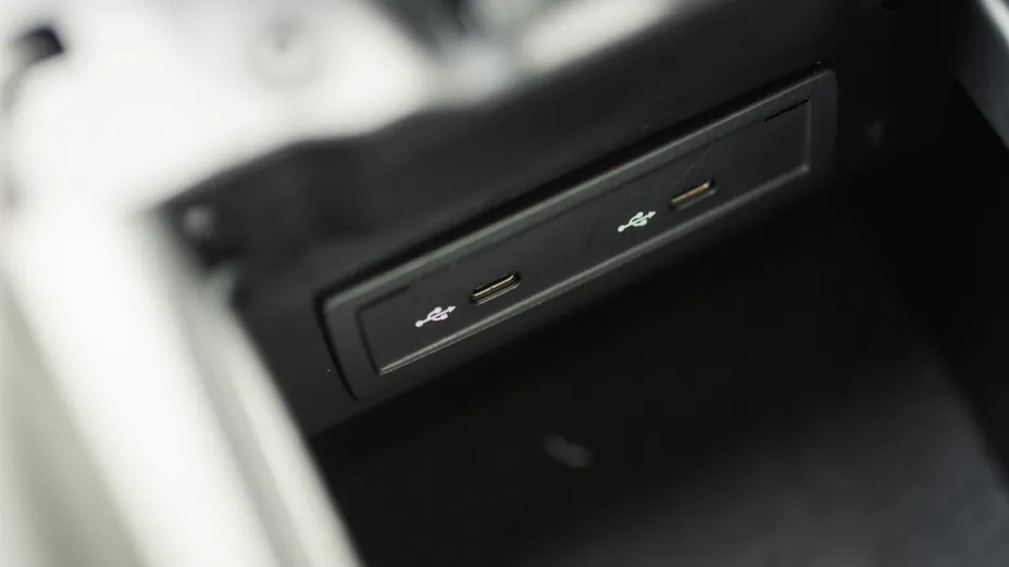 MERCEDES-BENZ E Klasa E 220 d