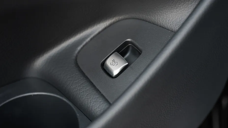 MERCEDES-BENZ E Klasa E 220 d