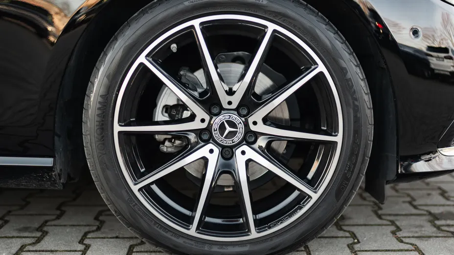 MERCEDES-BENZ E Klasa E 220 d