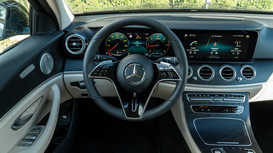 MERCEDES-BENZ E Klasa E 220 d 4-Matic AMG