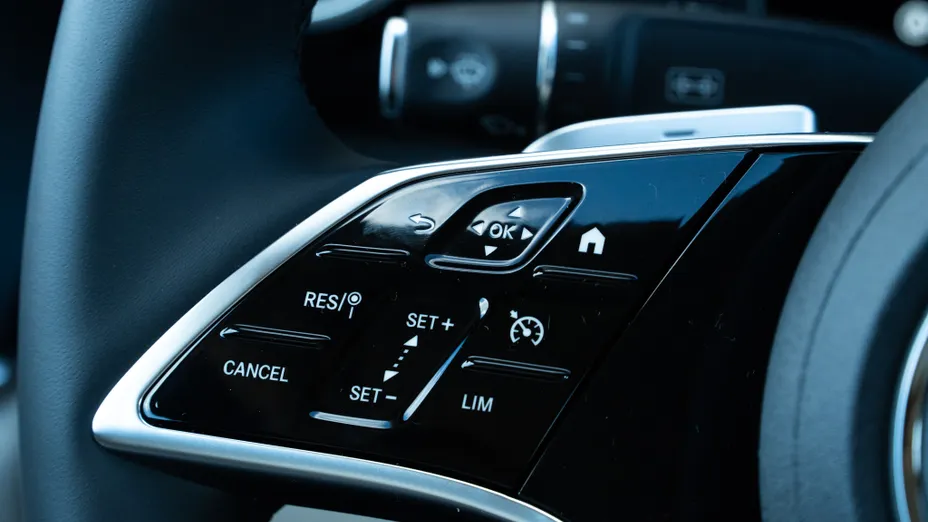 MERCEDES-BENZ E Klasa E 220 d 4-Matic AMG