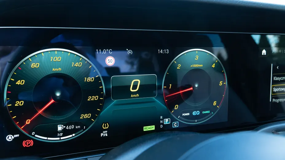 MERCEDES-BENZ E Klasa E 220 d 4-Matic AMG