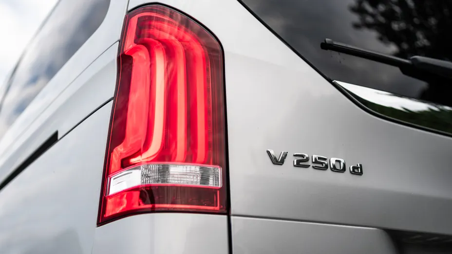 MERCEDES-BENZ V Klasa V 250 d 9G-Tronic (długi)