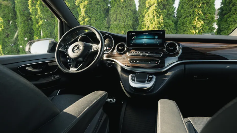 MERCEDES-BENZ V Klasa V 300 d 4-Matic Avantgarde 9G-Tronic (długi)