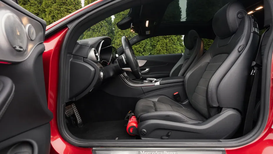 MERCEDES-BENZ C Klasa C 300 9G-TRONIC