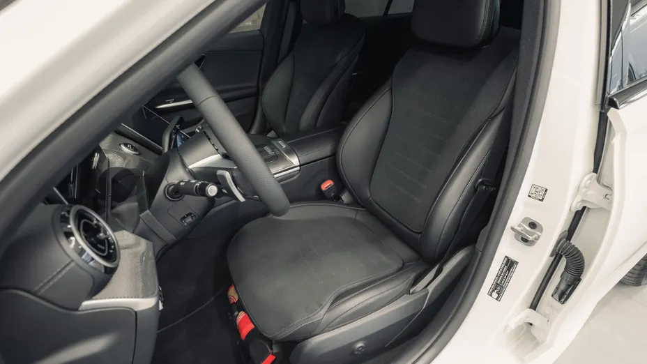 MERCEDES-BENZ C Klasa C 300 de PHEV 4-Matic AMG