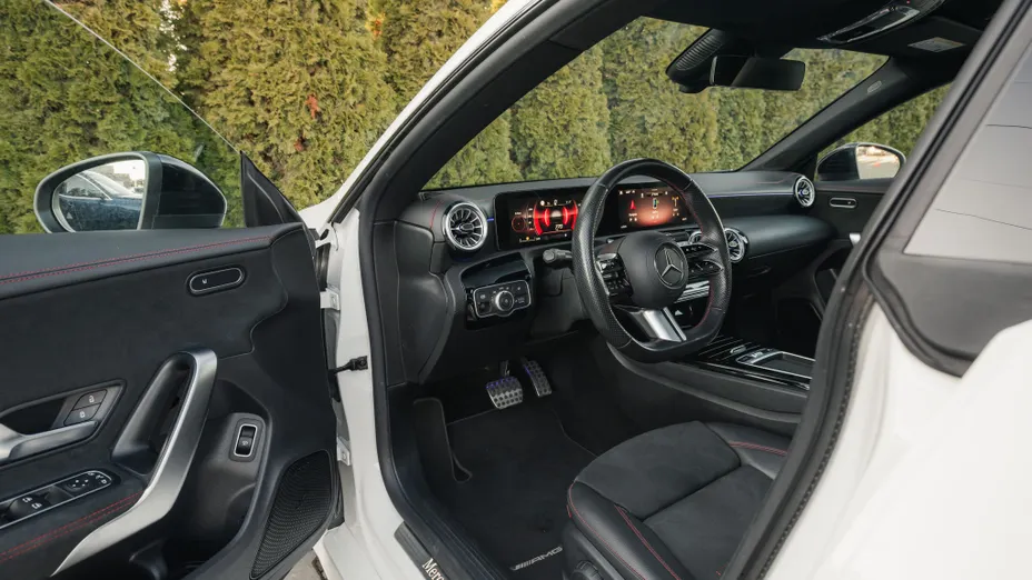 MERCEDES-BENZ CLA CLA 200 AMG Line 7G-DCT